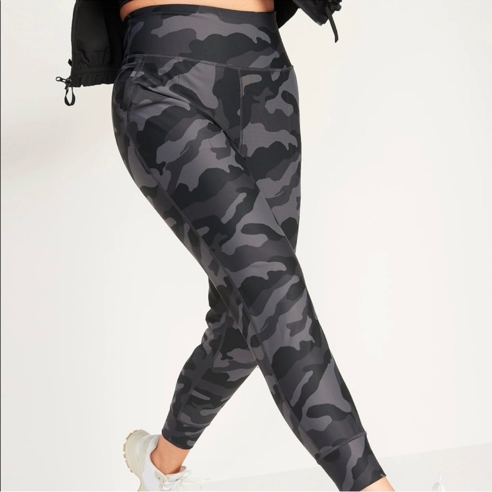 Old Navy Powersoft High Rise Go Dry Blue Camouflage Joggers Petite Small